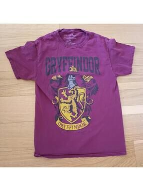 Harry Potter Gryffindor Short Sleeve Small Women's Burgundy Tshirt